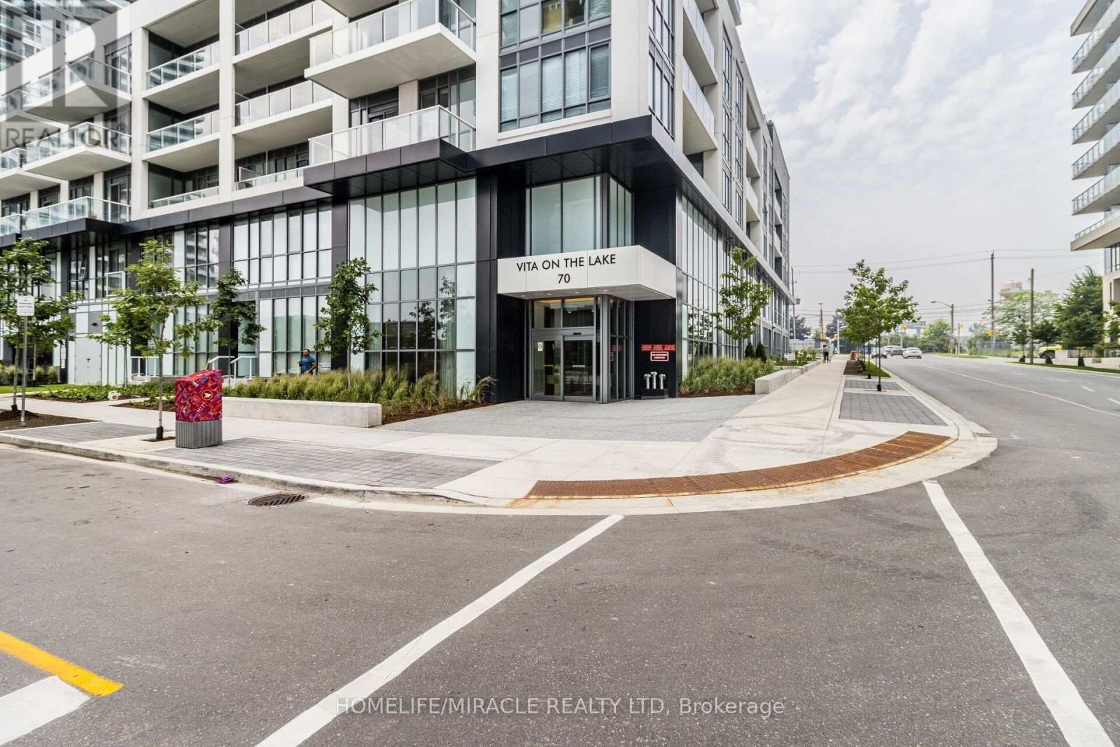 1001- 70 Annie Craig Drive, Toronto, ON photo 4