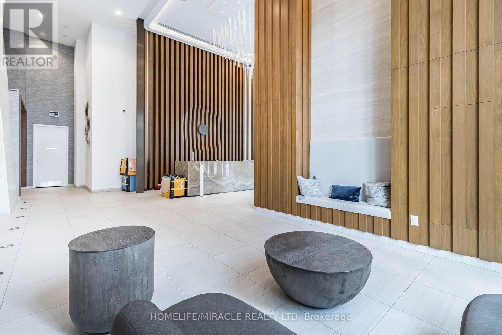 1001- 70 Annie Craig Drive, Toronto, ON photo 7