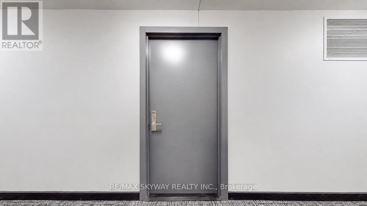 86 Dundas Street East — photo 11