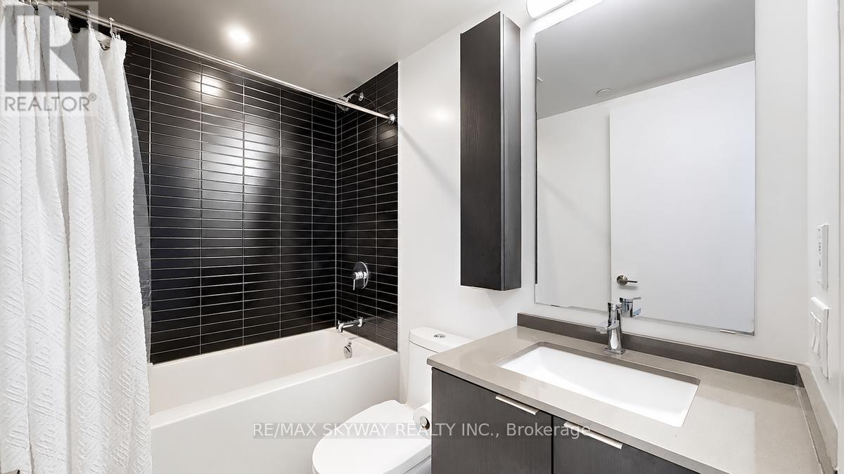 86 Dundas Street East — photo 22