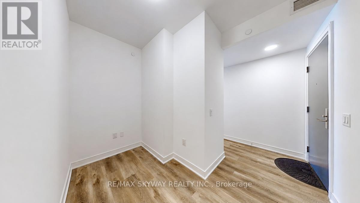 86 Dundas Street East — photo 23