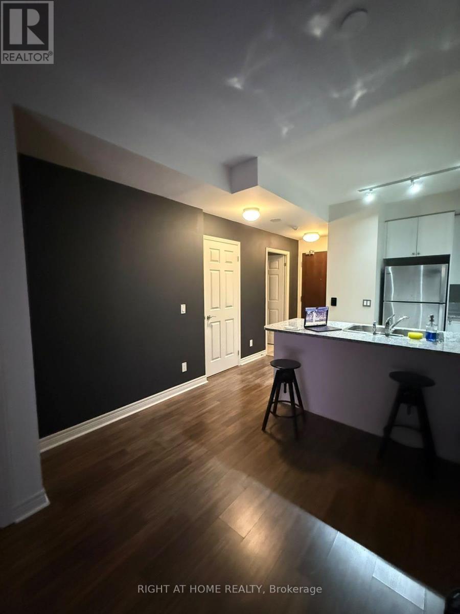 339 Rathburn Road West — photo 4