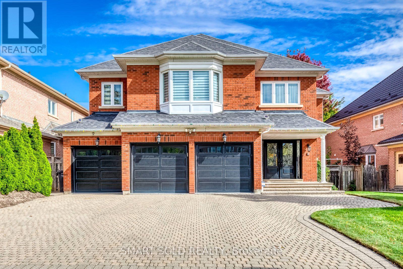 Central Erin Mills, ON photo 2
