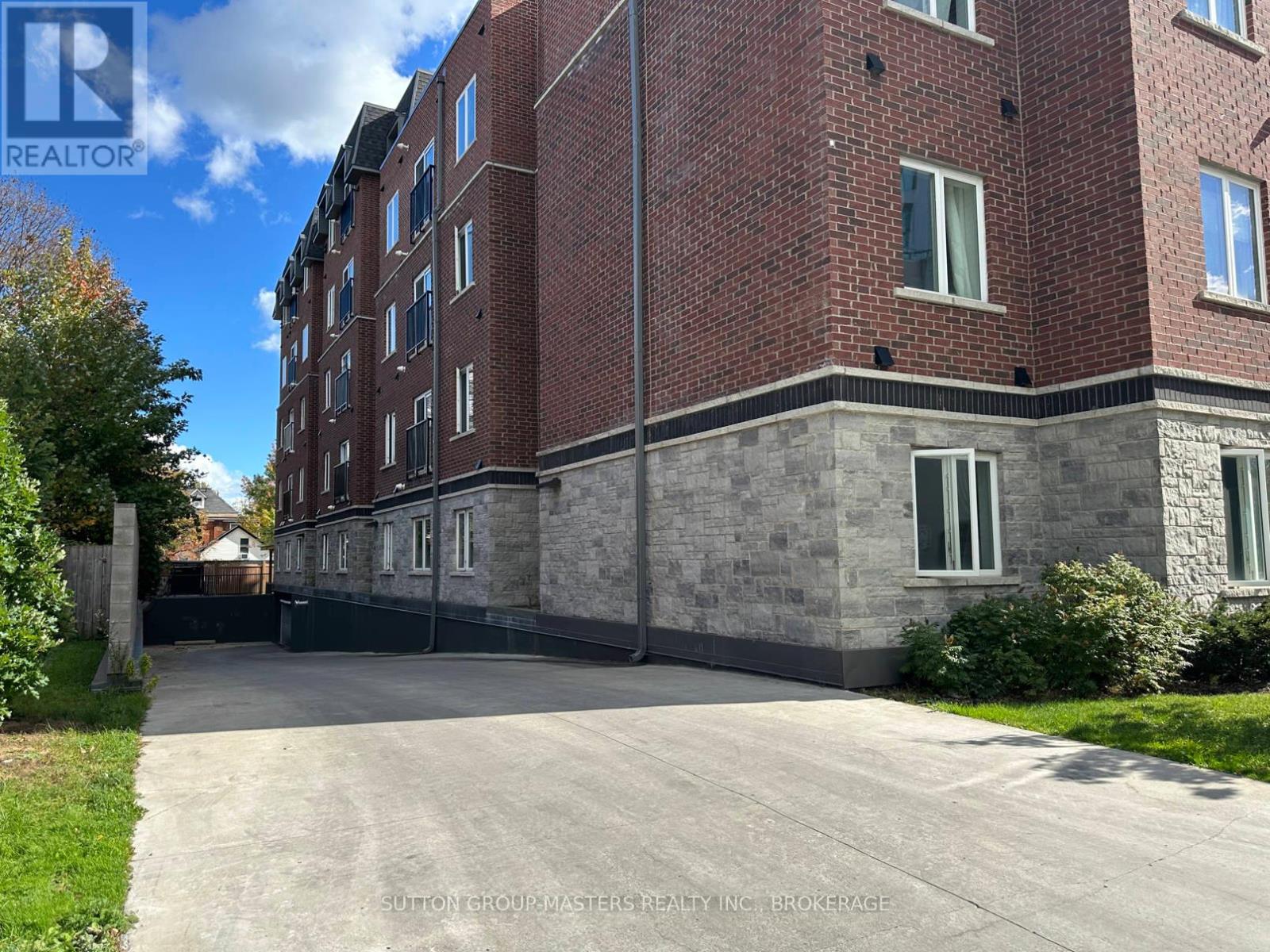 #413 501 FRONTENAC STREET - 36