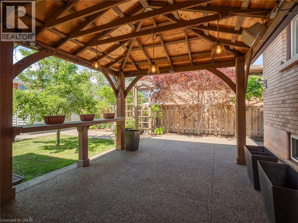 16 JUNIPER Drive - Image 33