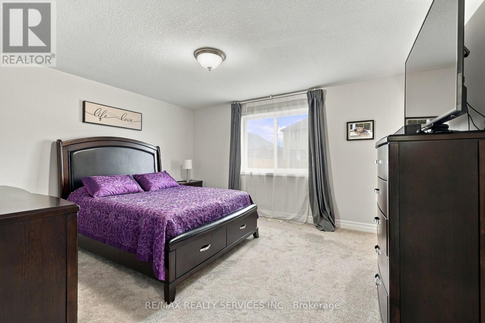 50 Mercedes Drive, Belleville, ON photo 25