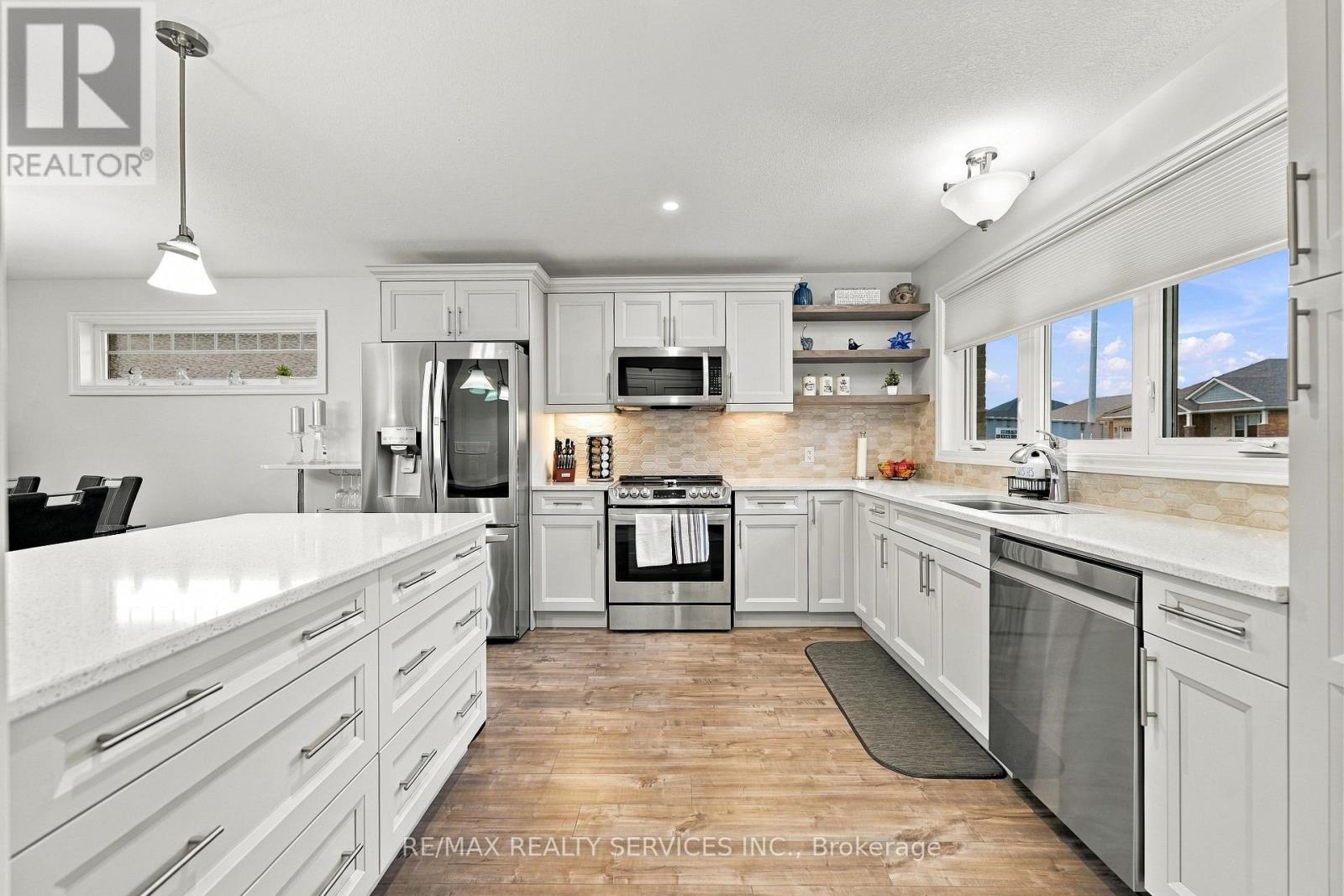50 Mercedes Drive, Belleville, ON photo 8