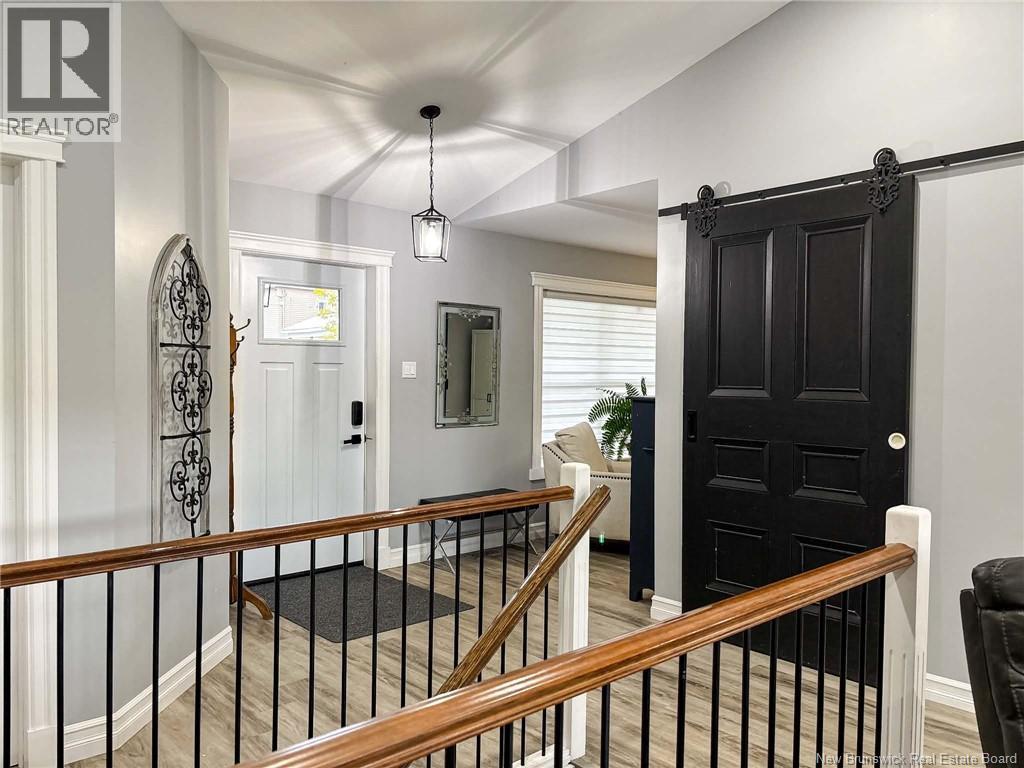 136 Richmond Street - 25