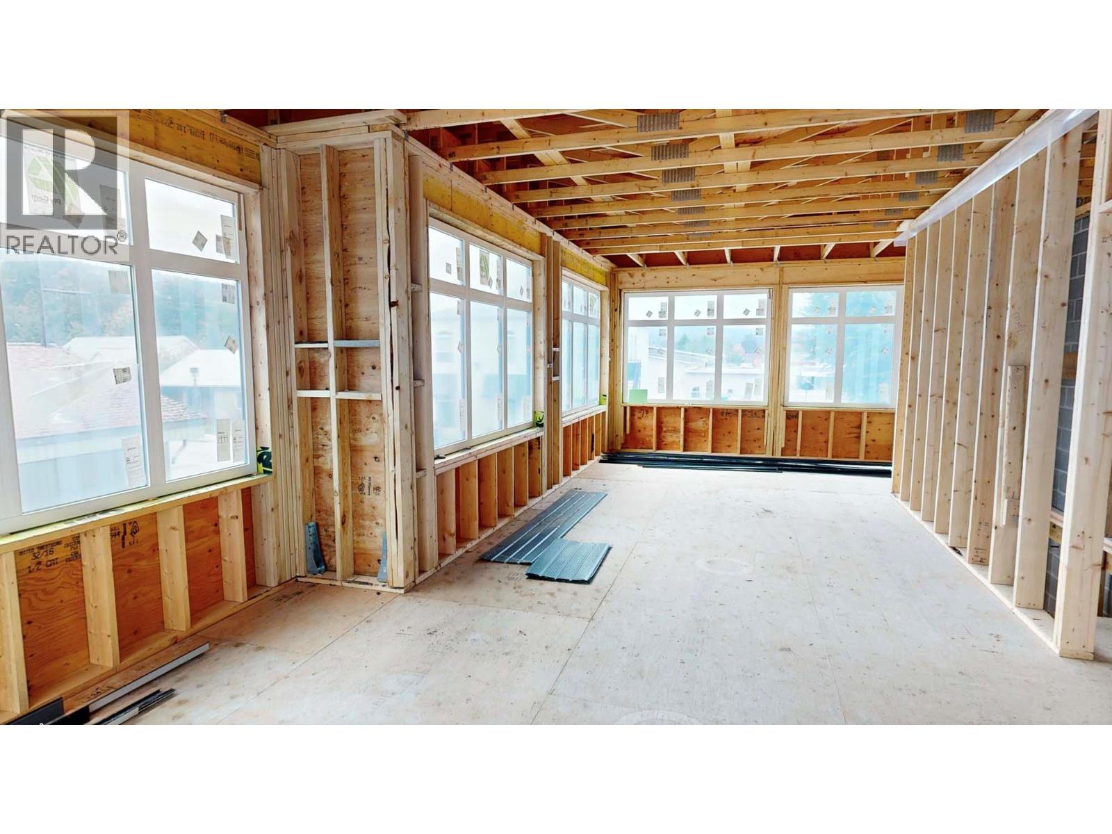  704 Cliff Avenue, Enderby