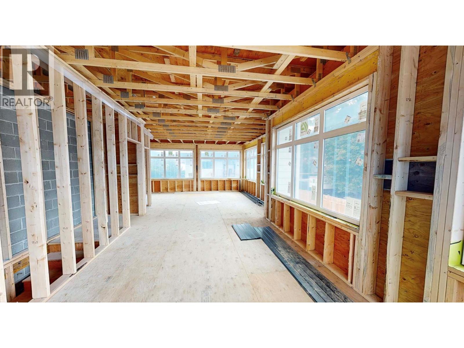  704 Cliff Avenue, Enderby