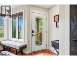 1619 24 Avenue SW - photo 4