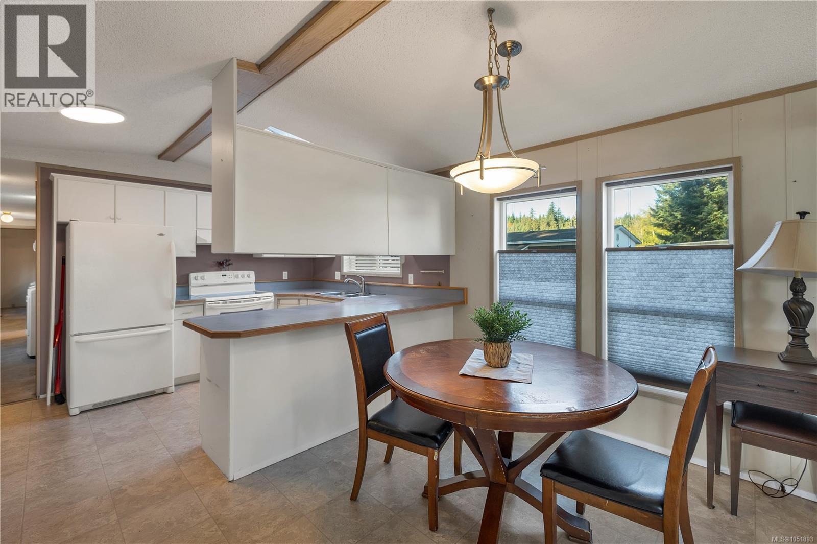 #204 3120 ISLAND Hwy - 12