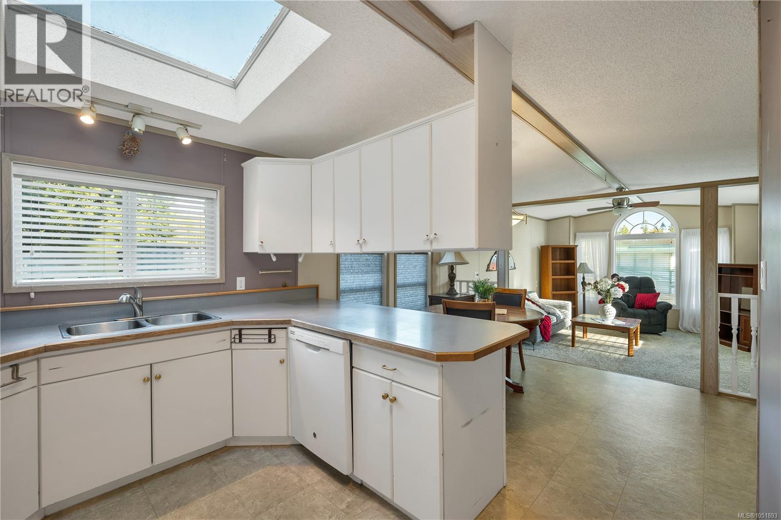 204 3120 ISLAND Hwy, Campbell River - Image 1