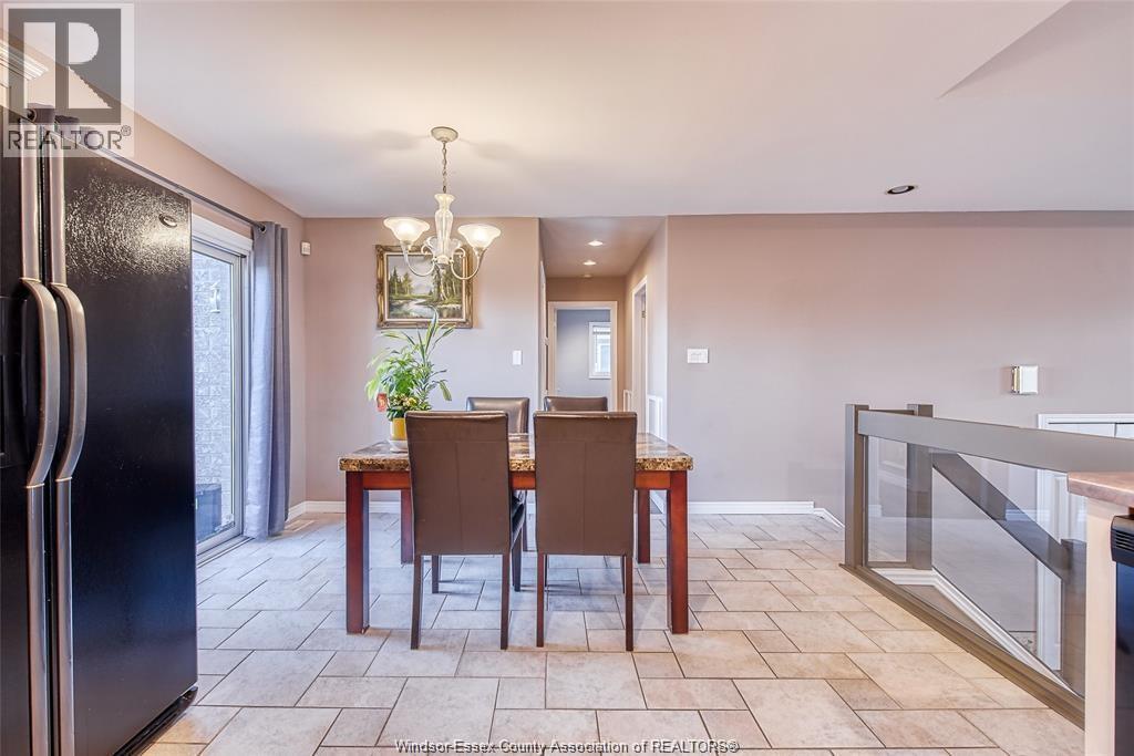 1264 IMPERIAL CRESCENT - 11