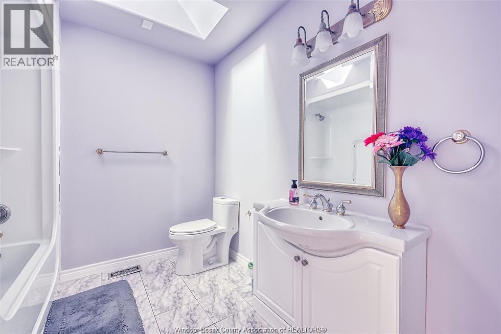 1264 IMPERIAL CRESCENT - 14