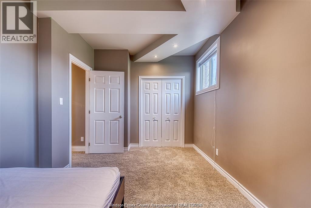1264 IMPERIAL CRESCENT - 20