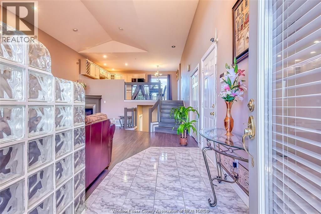 1264 IMPERIAL CRESCENT - 5