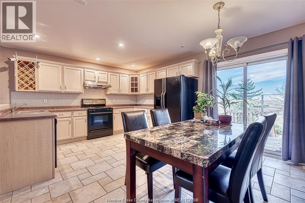 1264 IMPERIAL CRESCENT - 7