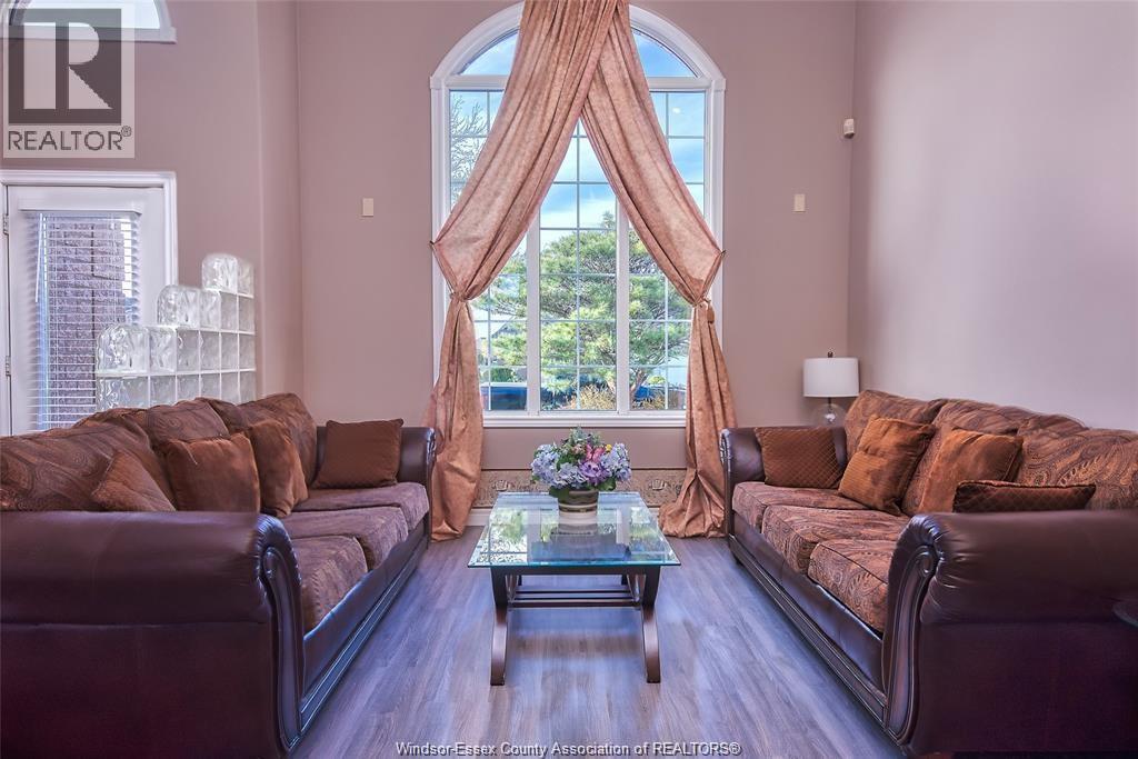1264 IMPERIAL CRESCENT - 9