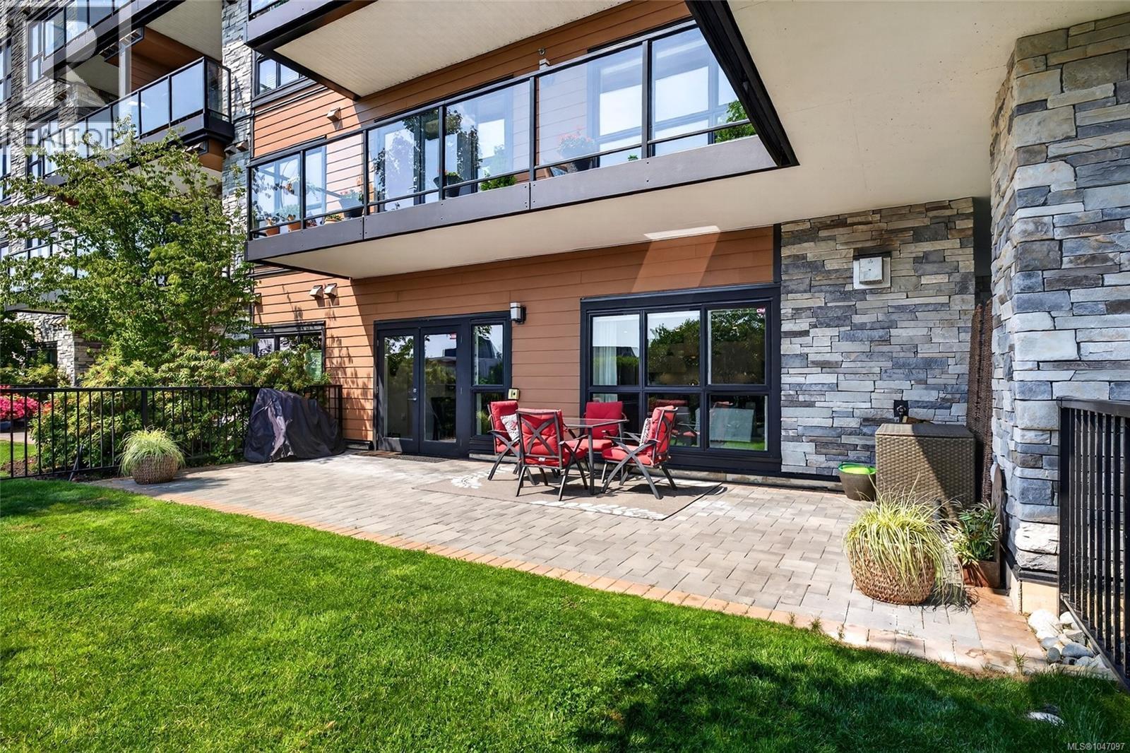 101 747 Travino Lane, Saanich