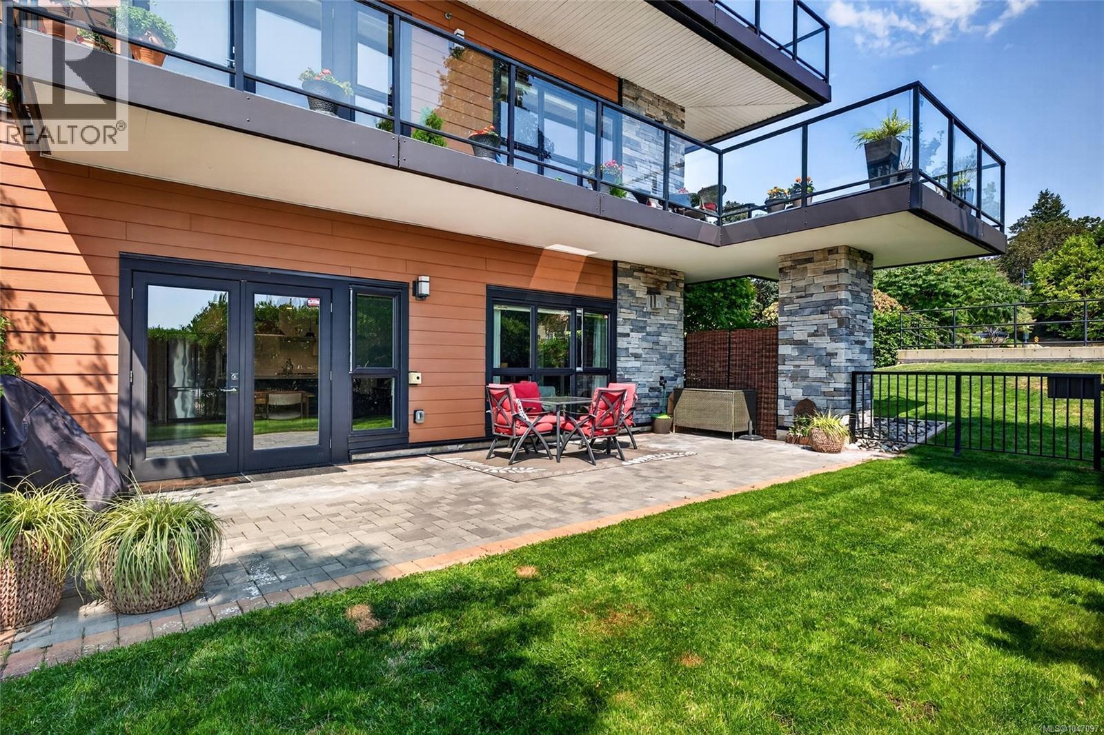 101 747 Travino Lane, Saanich