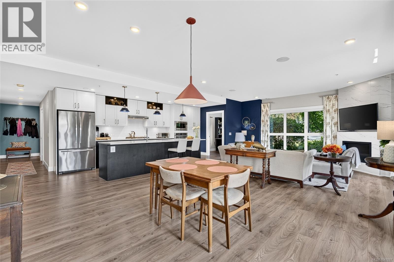 101 747 Travino Lane, Saanich