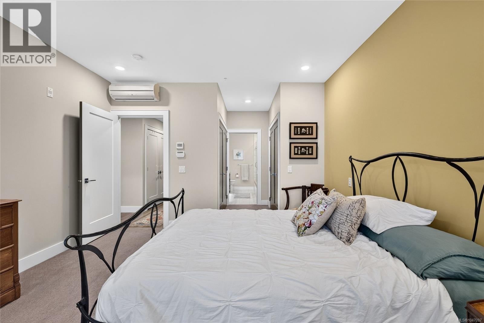 101 747 Travino Lane, Saanich