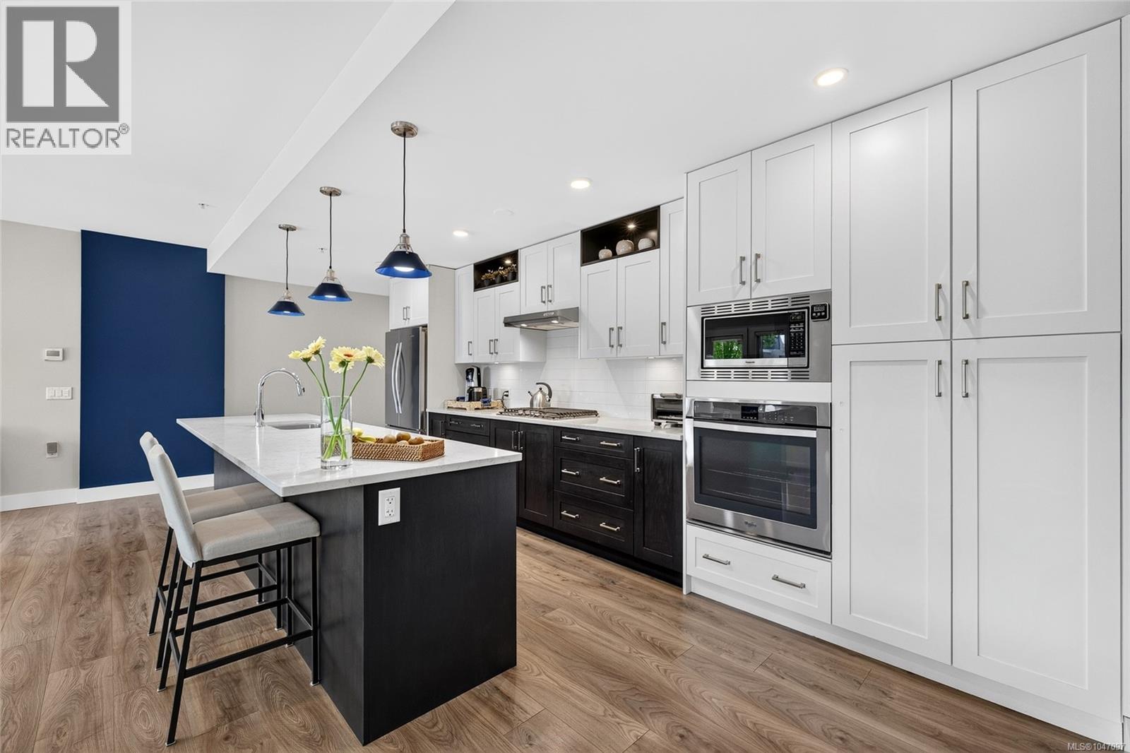 101 747 Travino Lane, Saanich