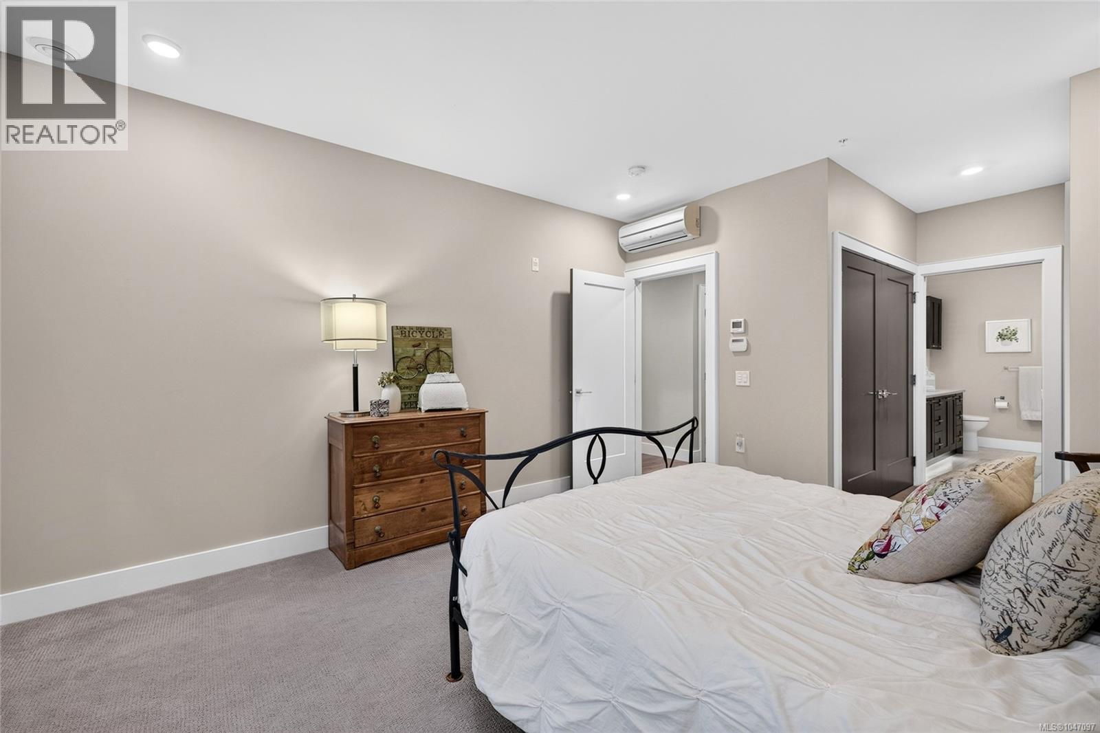 101 747 Travino Lane, Saanich