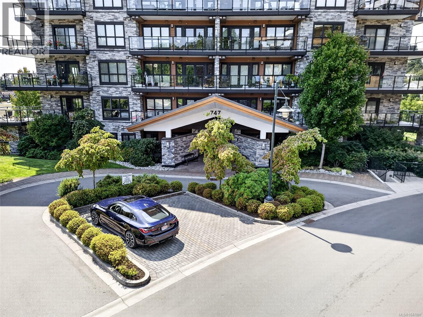 101 747 Travino Lane, Saanich