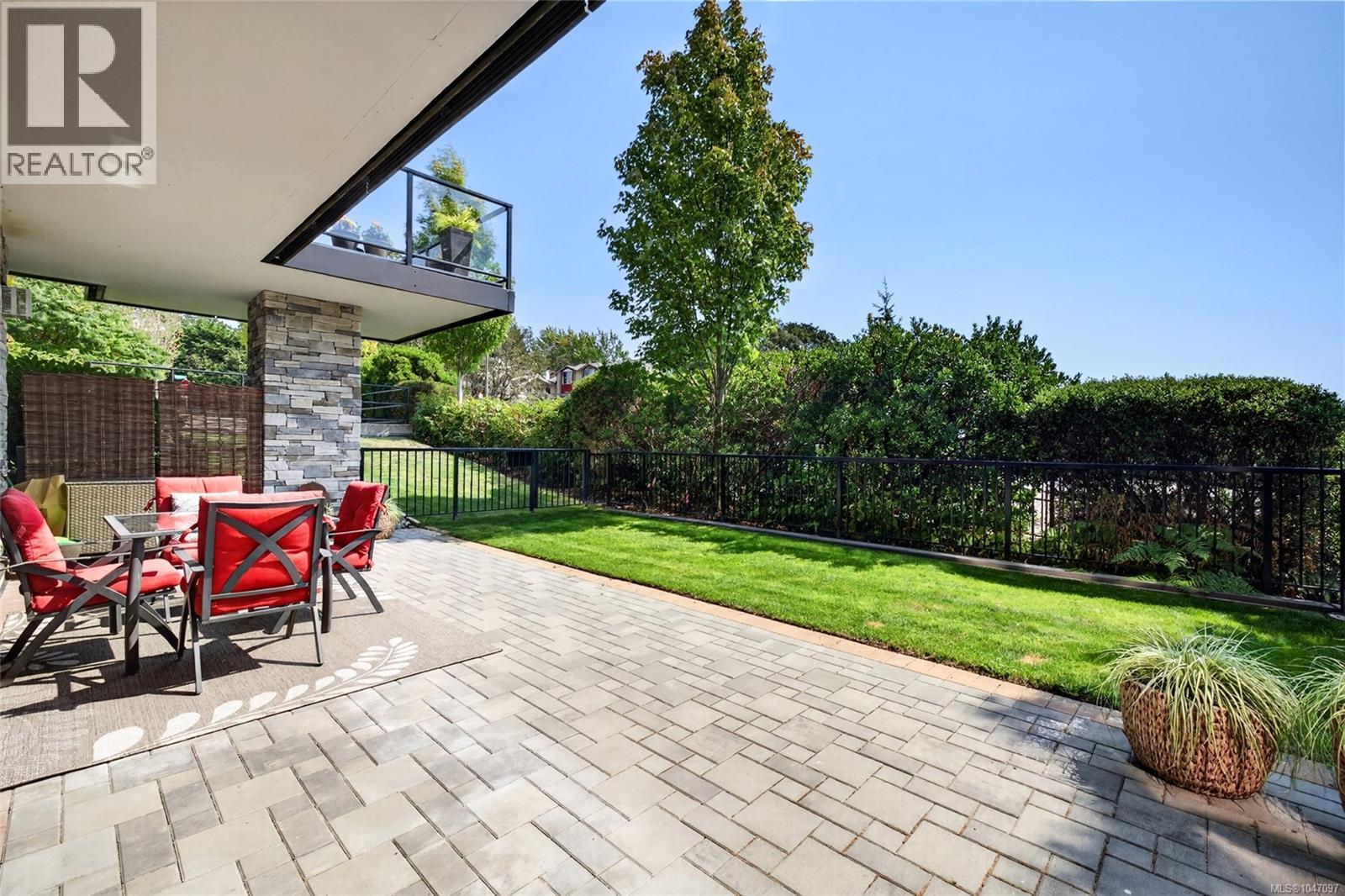 101 747 Travino Lane, Saanich