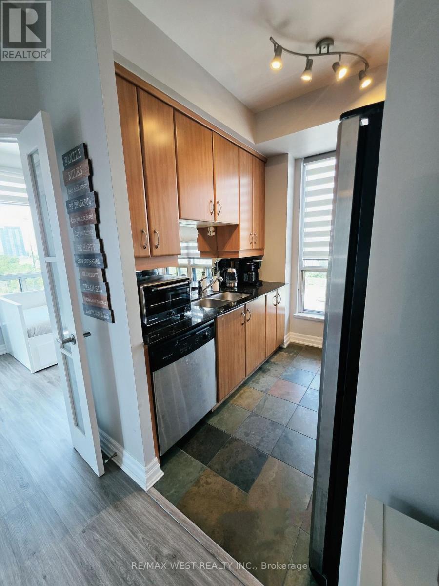 #914 2083 LAKE SHORE BOULEVARD - 13
