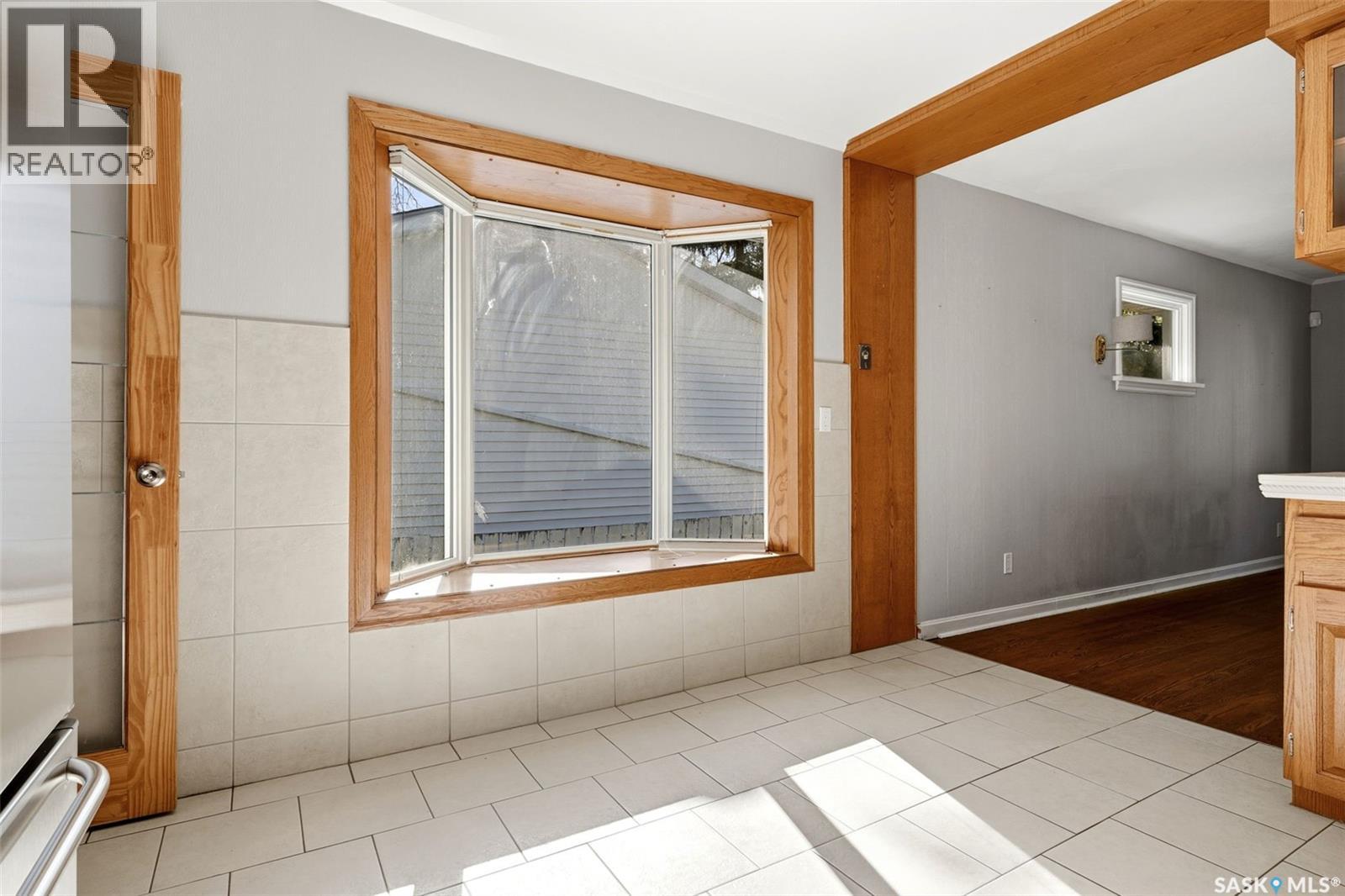 2751 MacKay STREET - 10