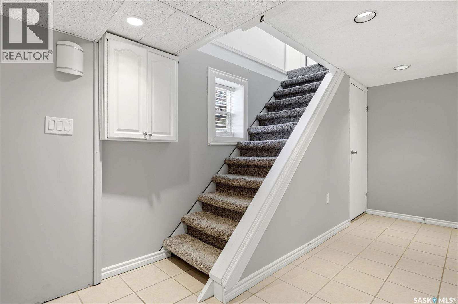 2751 MacKay STREET - 17