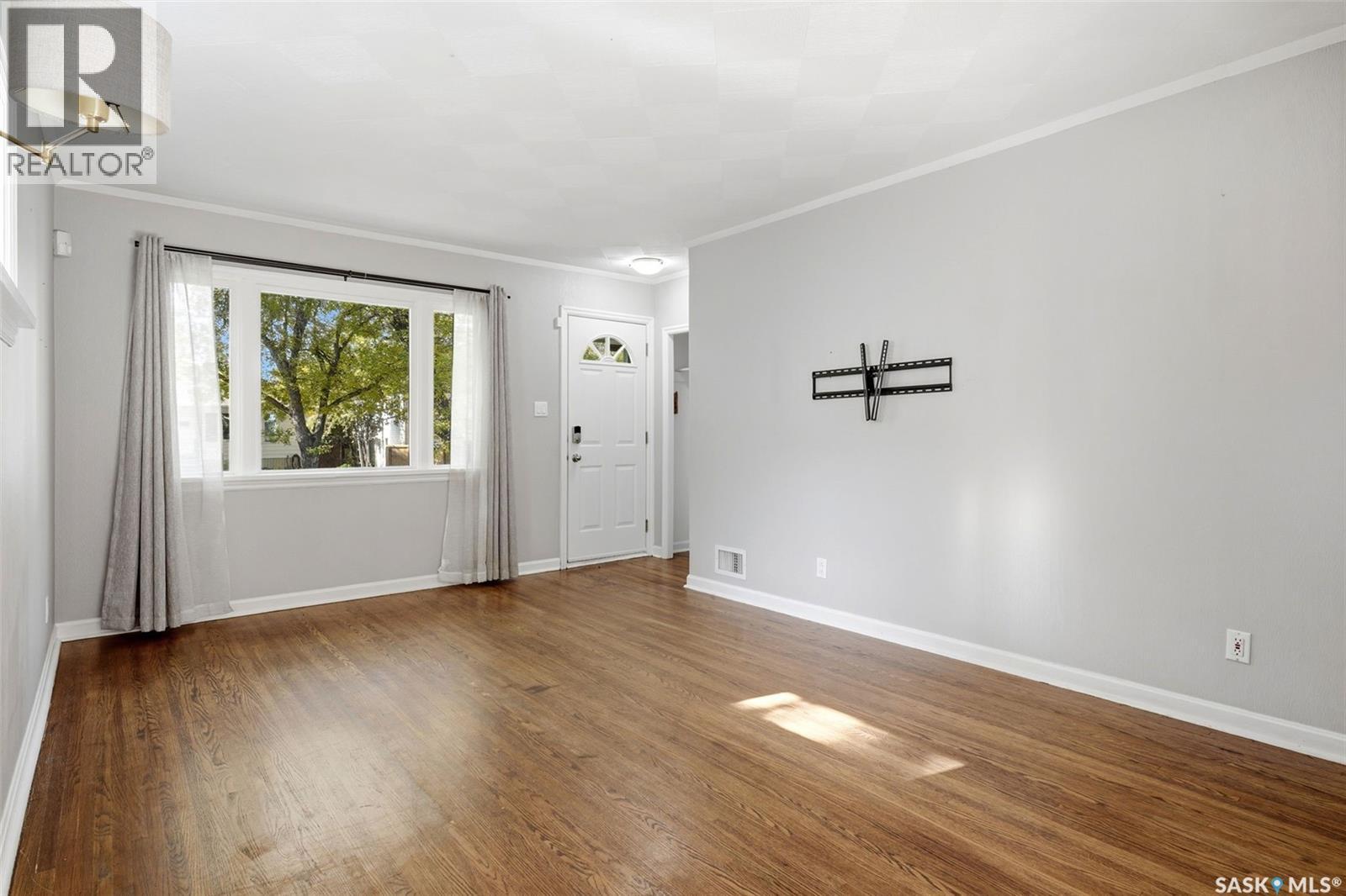 2751 MacKay STREET - 3