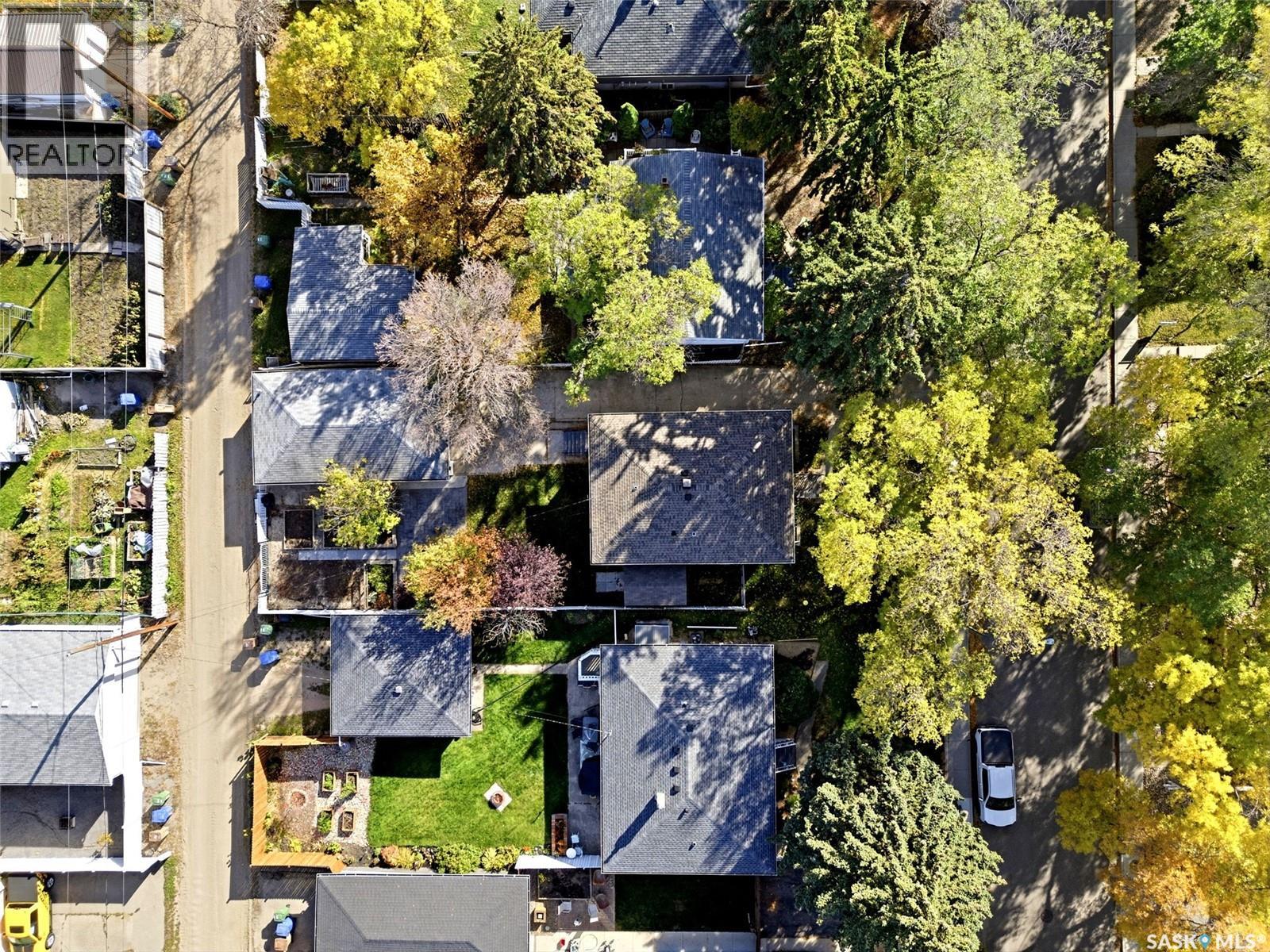 2751 MacKay STREET - 42