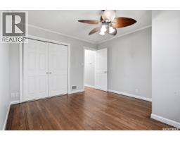 2751 Mackay Street, Regina, SK S4N2T8 Photo 13