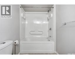2751 Mackay Street, Regina, SK S4N2T8 Photo 28