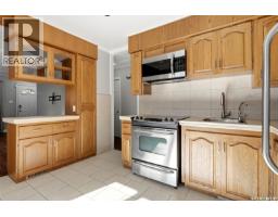 Kitchen/Dining room - 2751 Mackay Street, Regina, SK S4N2T8 Photo 8
