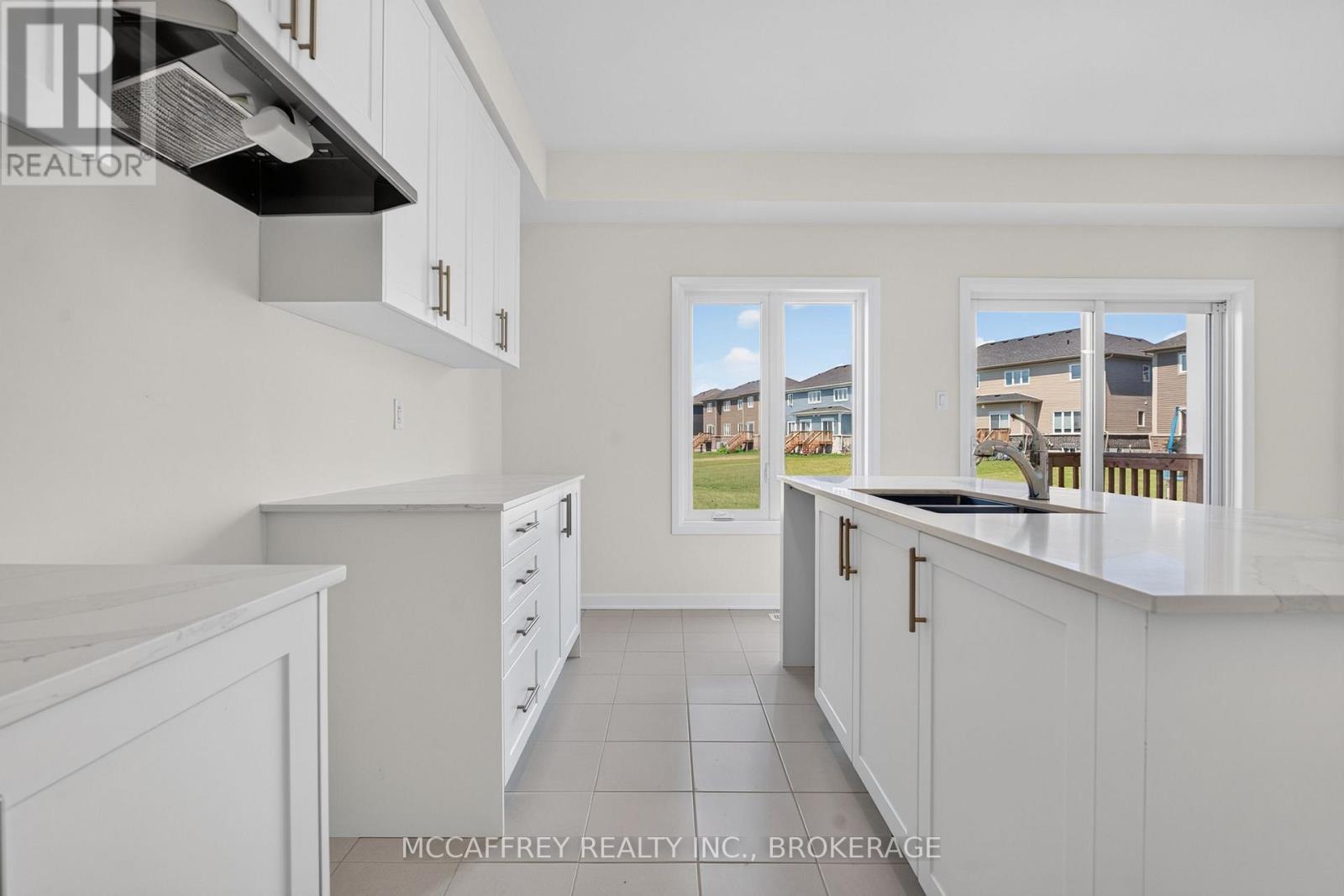 117 WINDERMERE BOULEVARD - Image 18