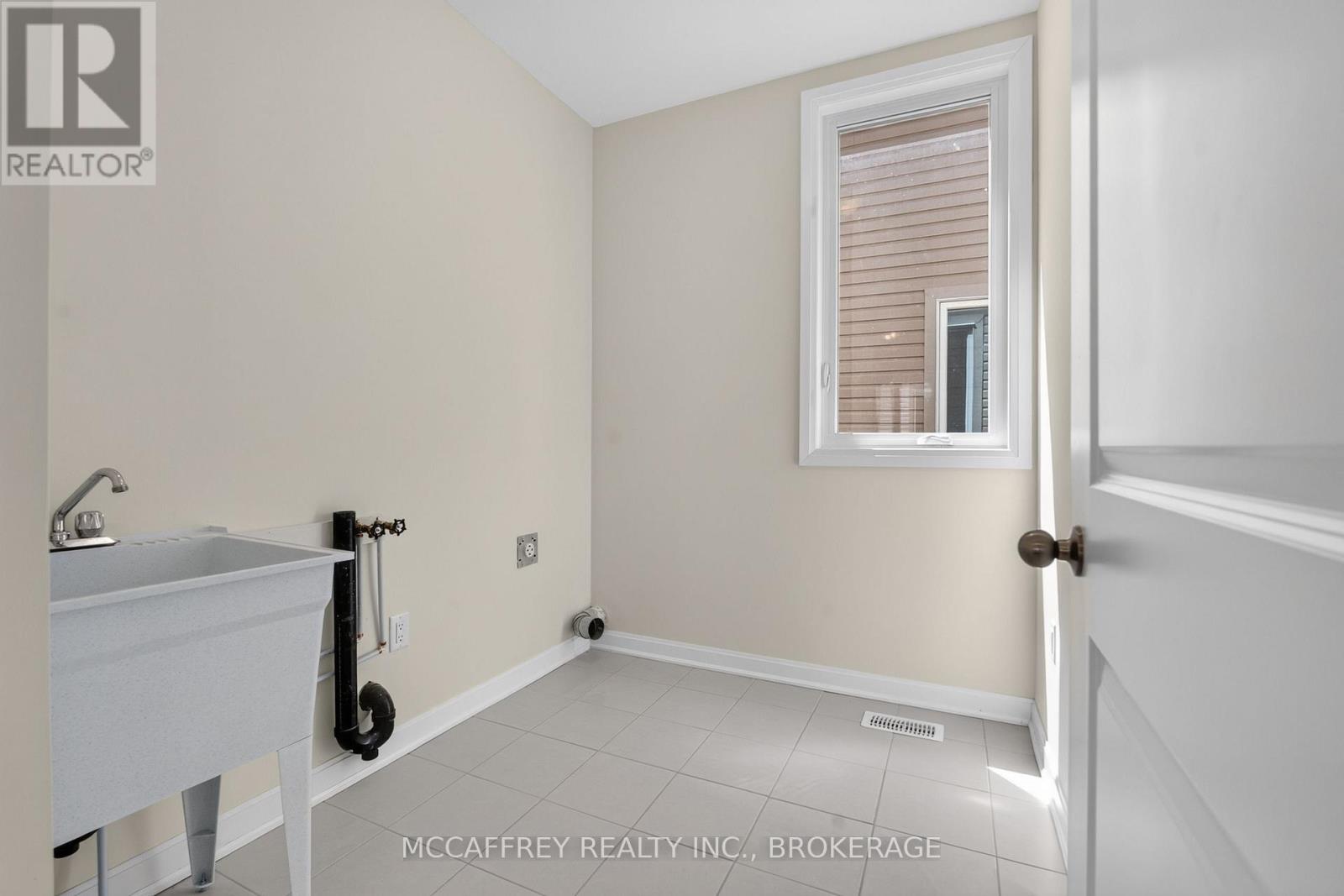 117 WINDERMERE BOULEVARD - Image 21