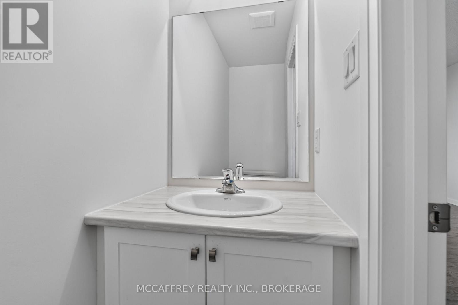 117 WINDERMERE BOULEVARD - Image 22