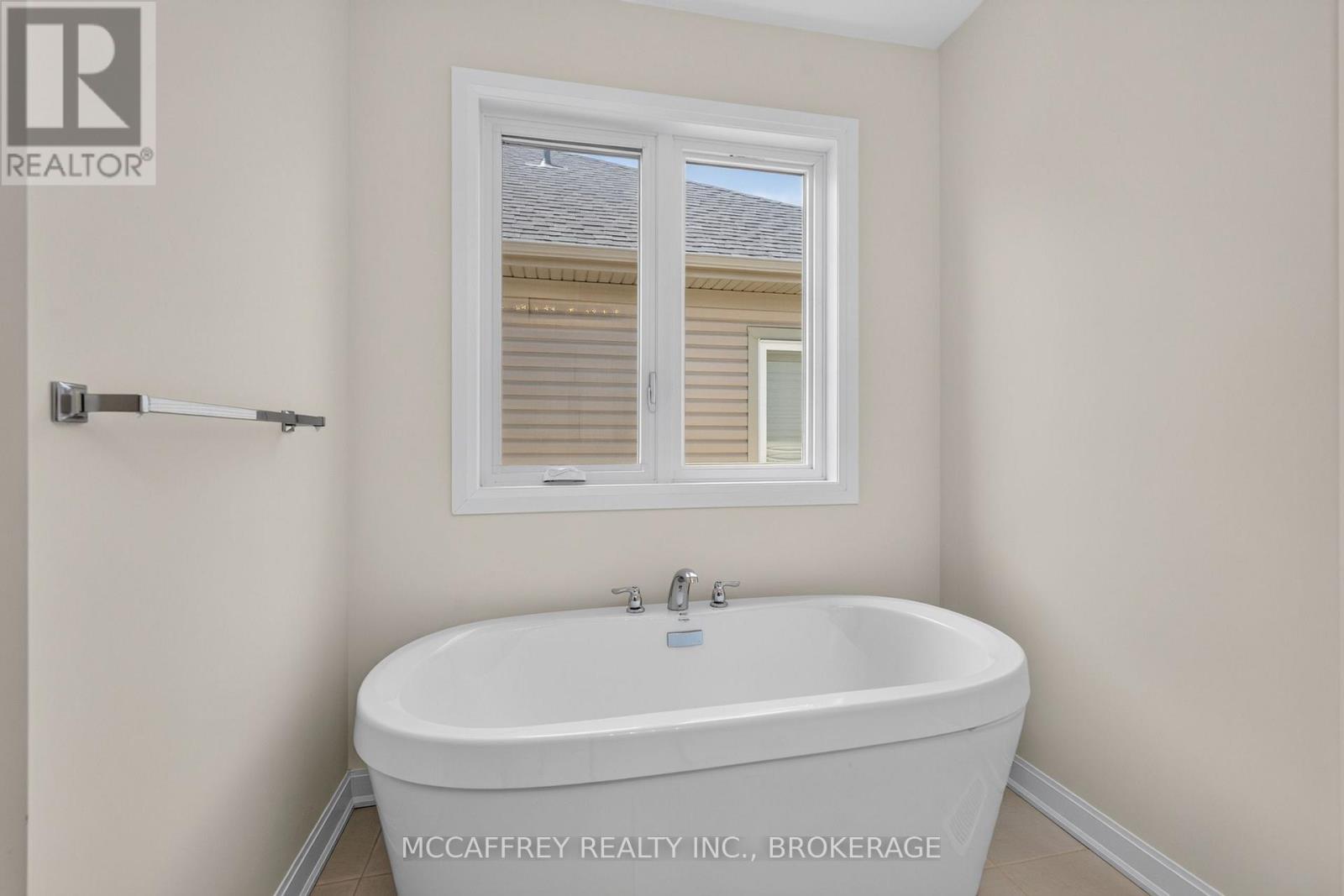117 WINDERMERE BOULEVARD - Image 30