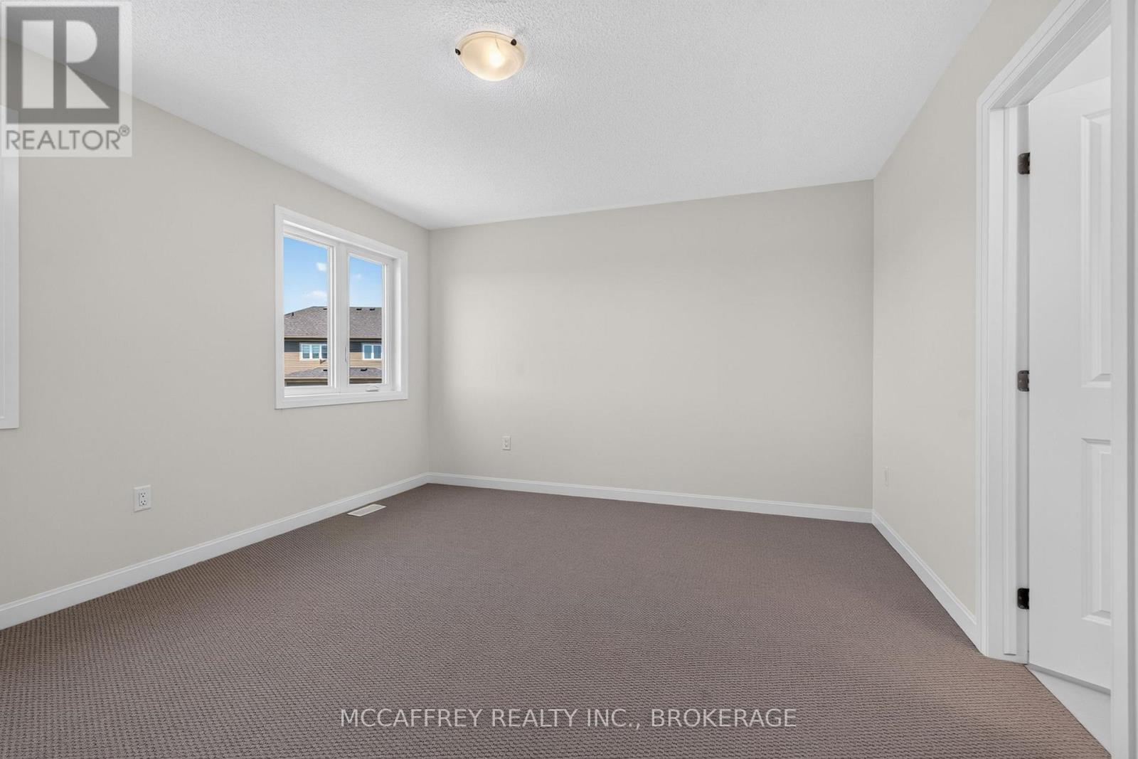 117 WINDERMERE BOULEVARD - Image 31