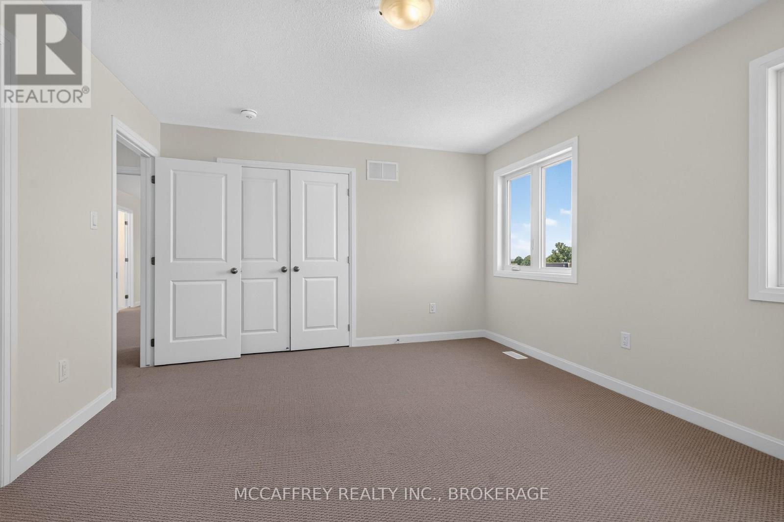 117 WINDERMERE BOULEVARD - Image 32