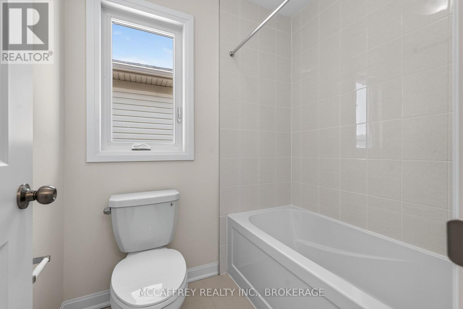 117 WINDERMERE BOULEVARD - Image 34