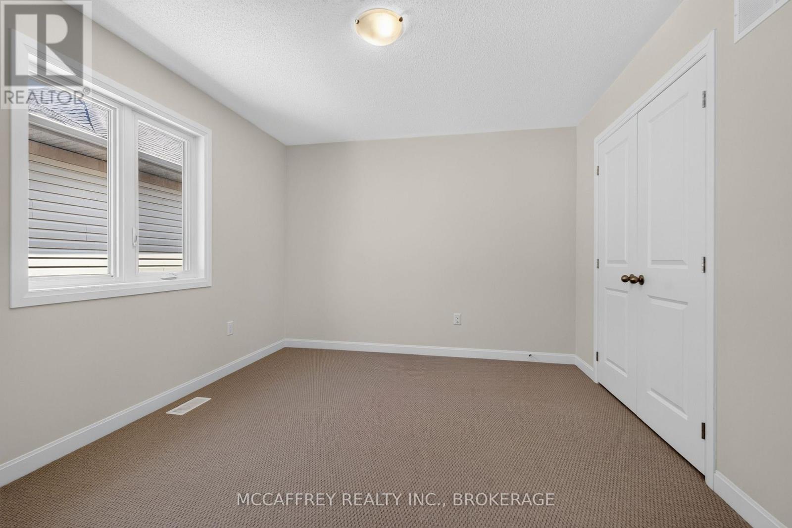 117 WINDERMERE BOULEVARD - Image 35
