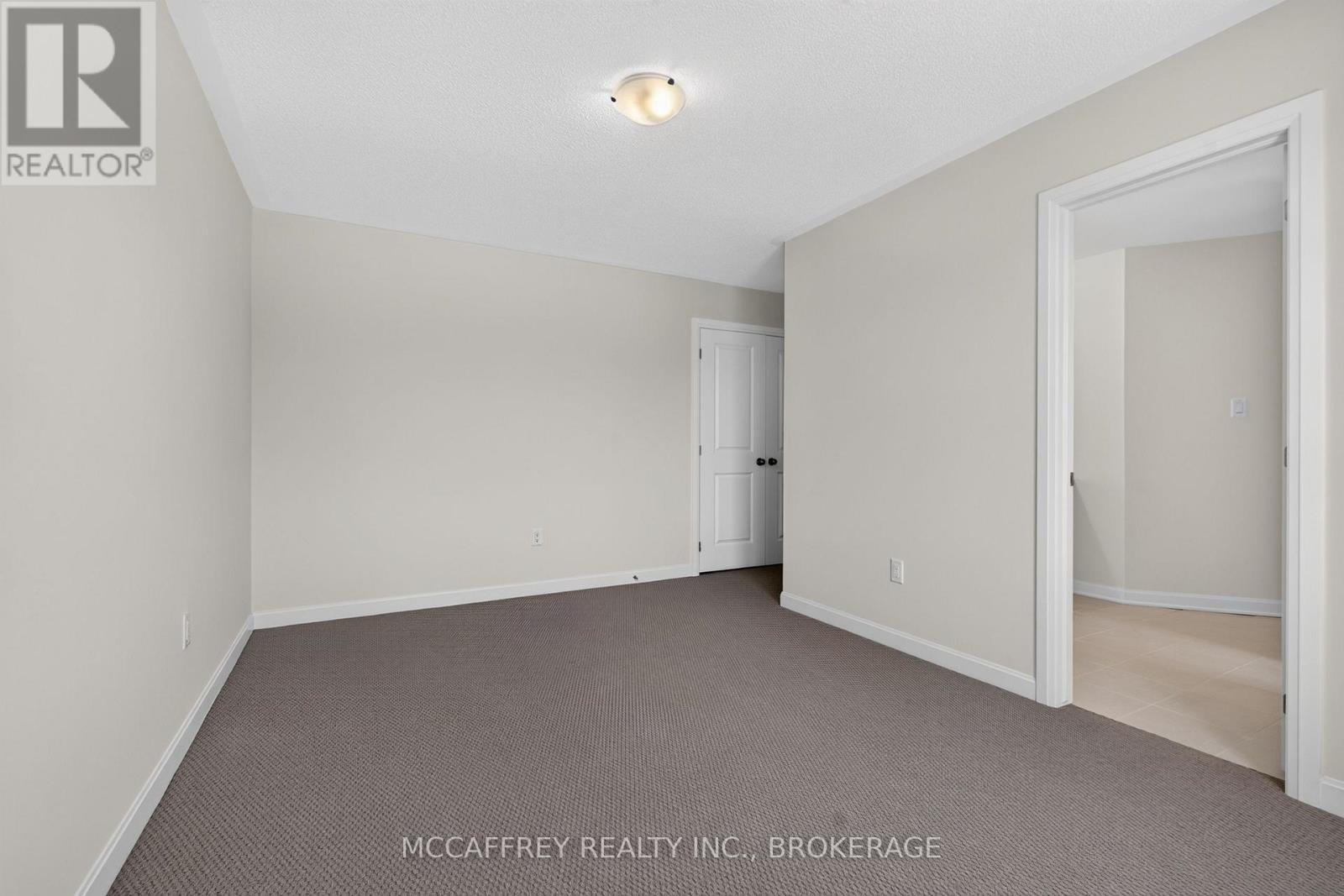 117 WINDERMERE BOULEVARD - Image 38