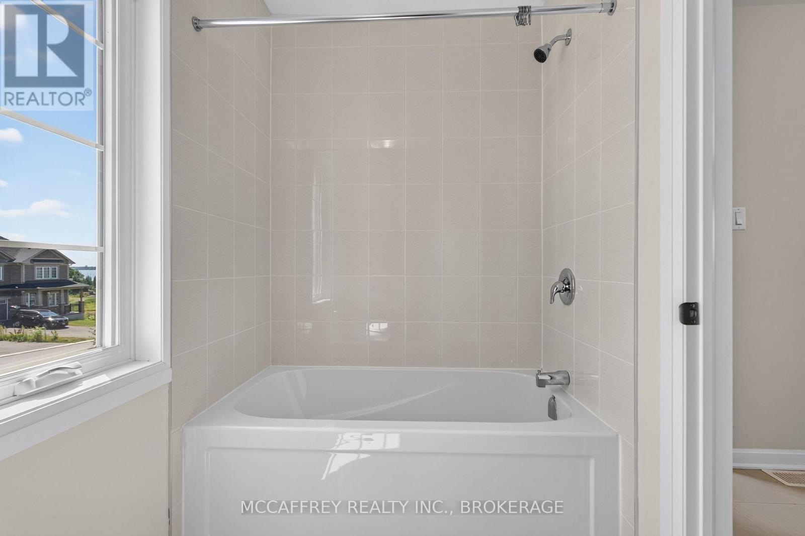 117 WINDERMERE BOULEVARD - Image 40