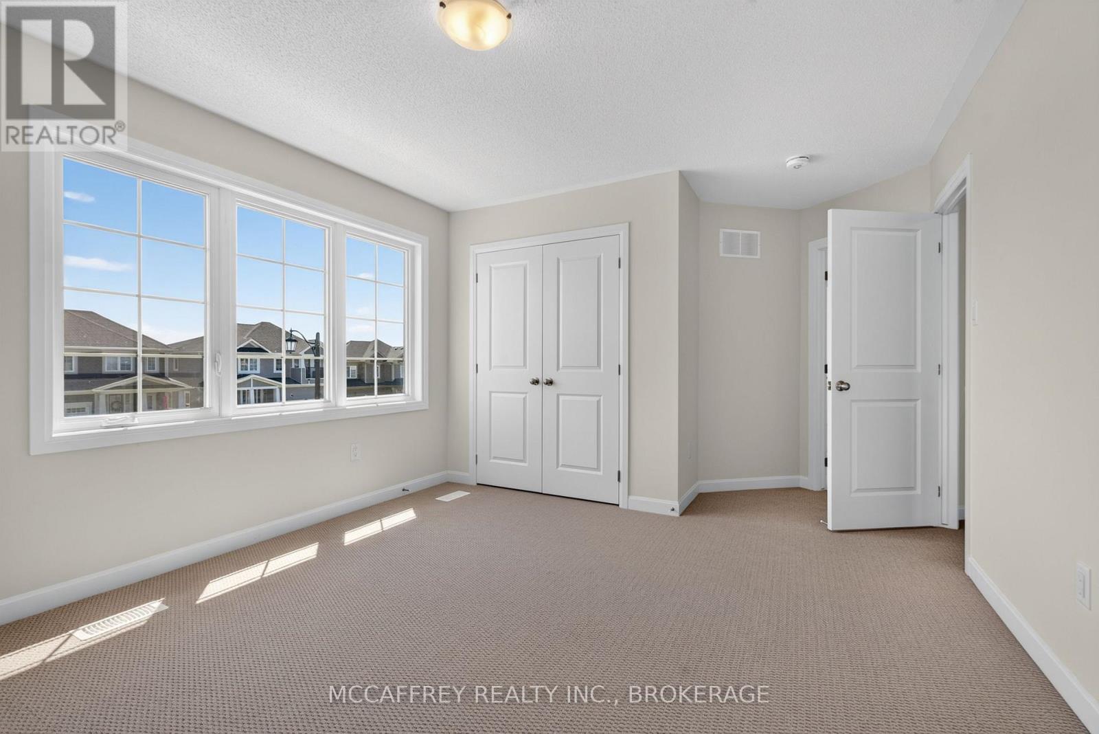 117 WINDERMERE BOULEVARD - Image 42